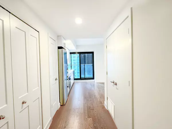 Lower Town - Sandy Hill, ON K1N 0G8,180 George ST #811