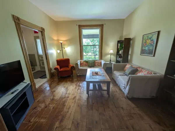 Peterborough, ON K9H 3X2,629 Aylmer ST N