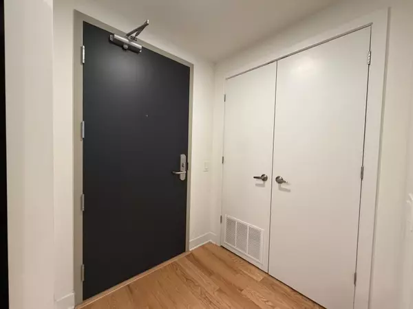 Lower Town - Sandy Hill, ON K1N 0G8,180 George ST #304