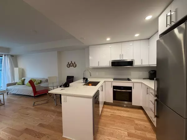 Lower Town - Sandy Hill, ON K1N 0G8,180 George ST #304