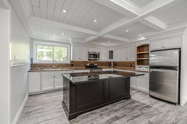 Georgian Bay, ON L0K 1S0,106 Musky Bay RD