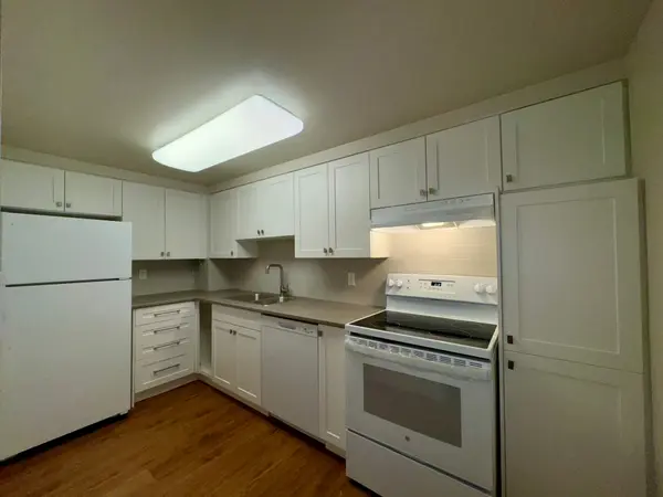 St. Catharines, ON L2P 3X4,16 Capner ST #B304