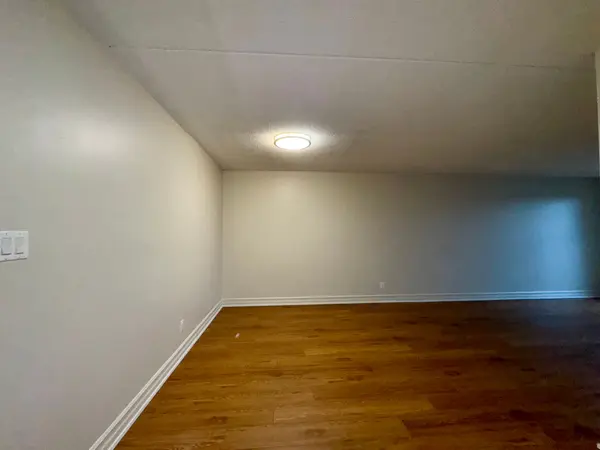 St. Catharines, ON L2P 3X4,16 Capner ST #B304