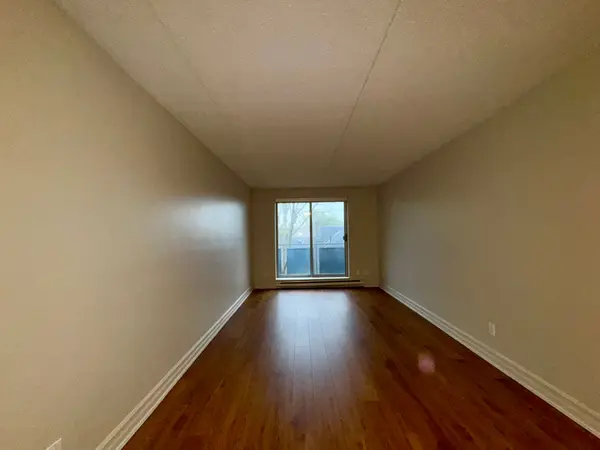 St. Catharines, ON L2P 3X4,16 Capner ST #B304