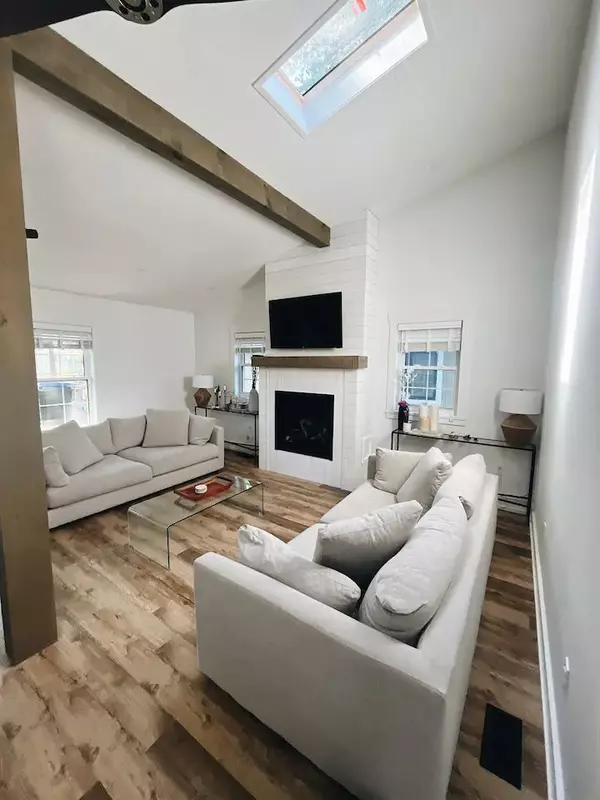 Fort Erie, ON L0S 1B0,399 Elmwood AVE