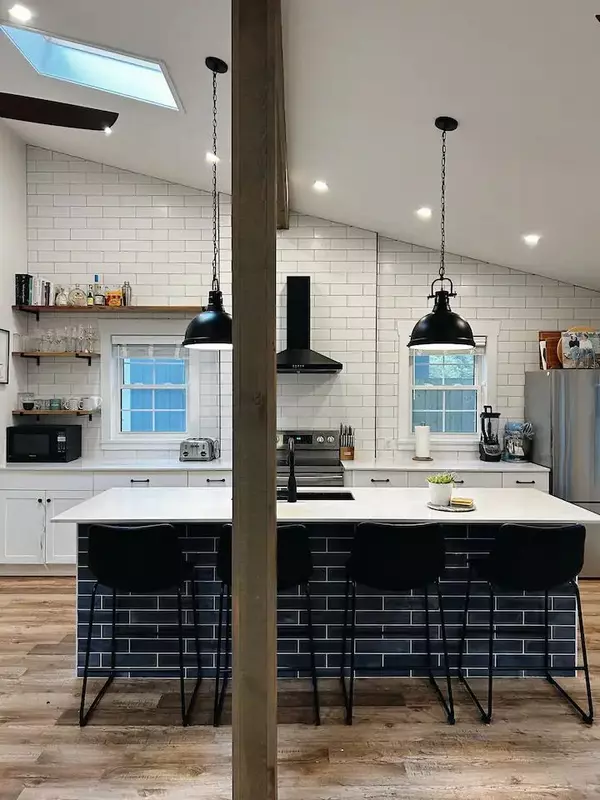 Fort Erie, ON L0S 1B0,399 Elmwood AVE