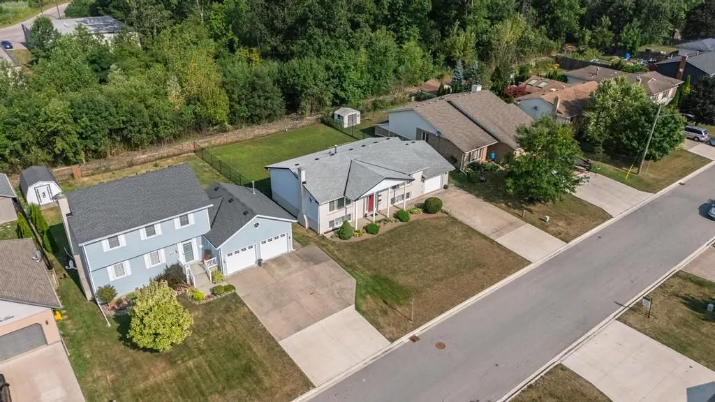 3641 Rapids View DR, Niagara Falls, ON L2G 7M8