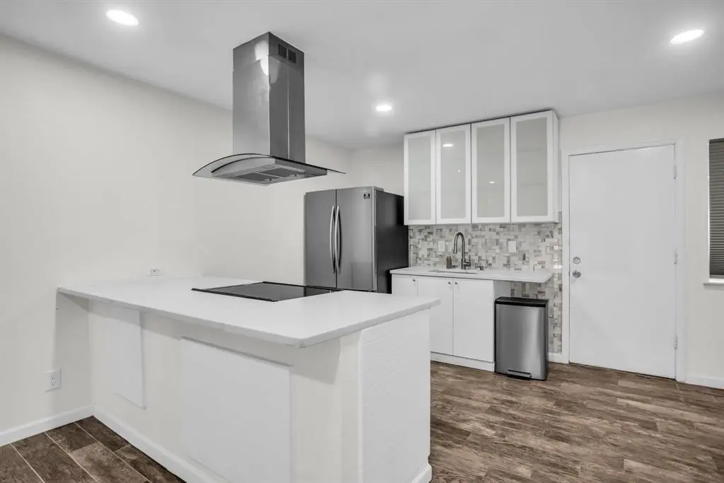 Dallas, TX 75230,11306 Park Central Place #D