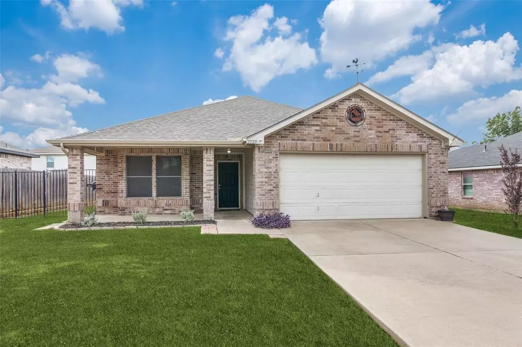 Burleson, TX 76028,2529 Castle Pines Drive