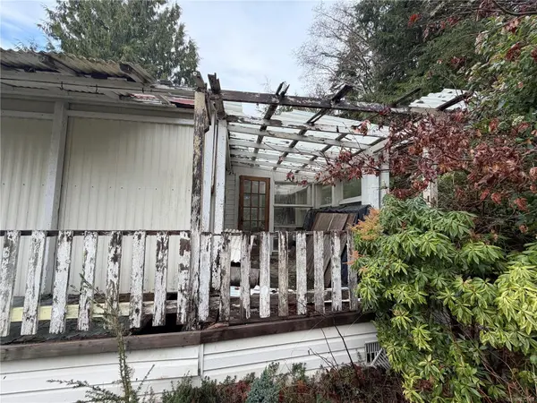 Ucluelet, BC V0R 3A0,442 Orca Cres