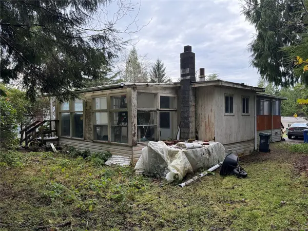 Ucluelet, BC V0R 3A0,442 Orca Cres