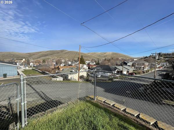 280 W CENTER ST, Heppner, OR 97836