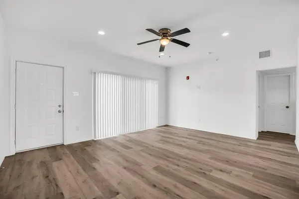 Dallas, TX 75230,11218 Park Central Place #C