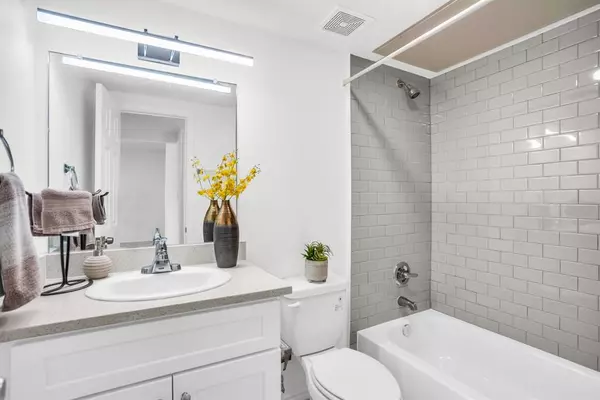 Dallas, TX 75230,11218 Park Central Place #C