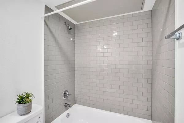 Dallas, TX 75230,11218 Park Central Place #C