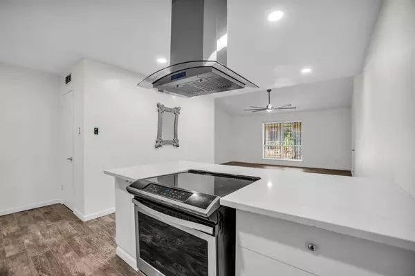 Dallas, TX 75230,11306 Park Central Place #D