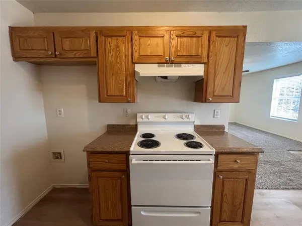 Crowley, TX 76036,300 S Magnolia Street #D