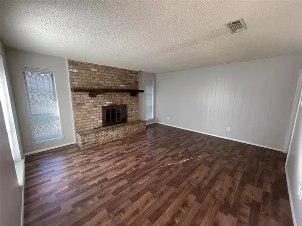 Fort Worth, TX 76116,8236 El Retiro Road #8238