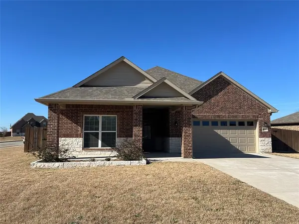 410 Ellis Place Drive, Greenville, TX 75402