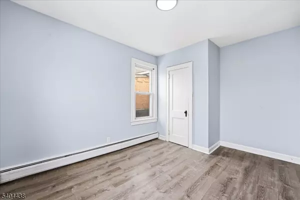 Clifton City, NJ 07011,102 Highland Ave #2