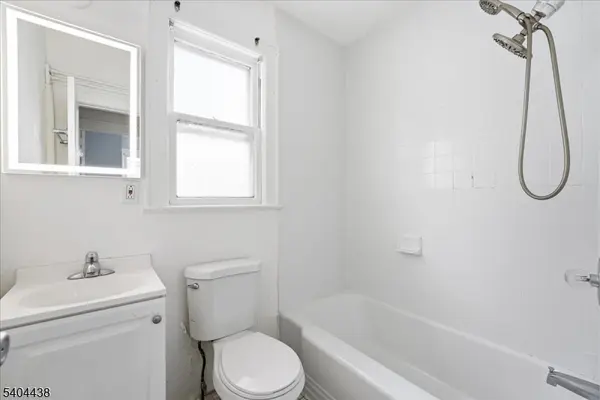 Clifton City, NJ 07011,102 Highland Ave #2