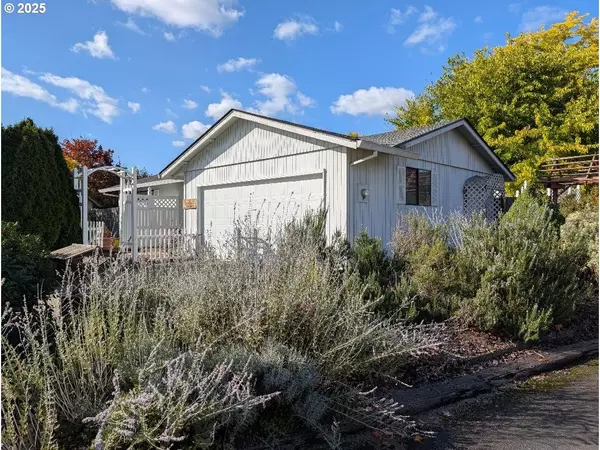 Mc Minnville, OR 97128,311 SW JASMINE CT