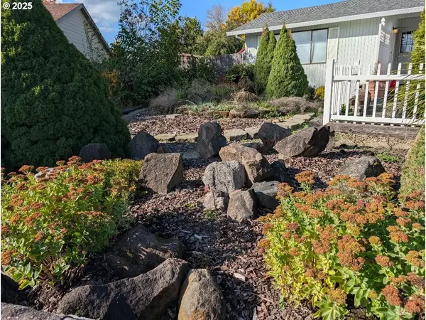 Mc Minnville, OR 97128,311 SW JASMINE CT