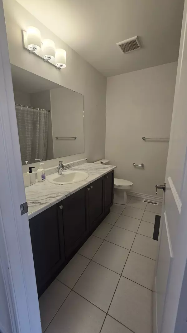 Whitby, ON L1R 0R1,86 Sutcliffe DR