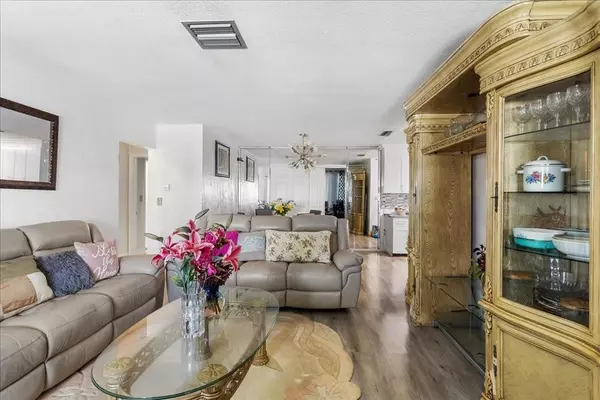 Tamarac, FL 33321,6800 NW 75 DR