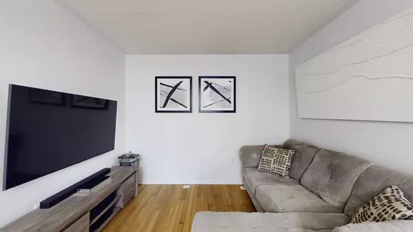 Milton, ON L9T 0M3,931 Deverell PL