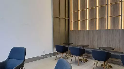 Mississauga, ON L5B 0L6,430 Square One DR #4511