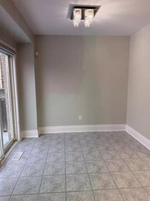 Brampton, ON L7A 3A2,6 Studebaker TRL