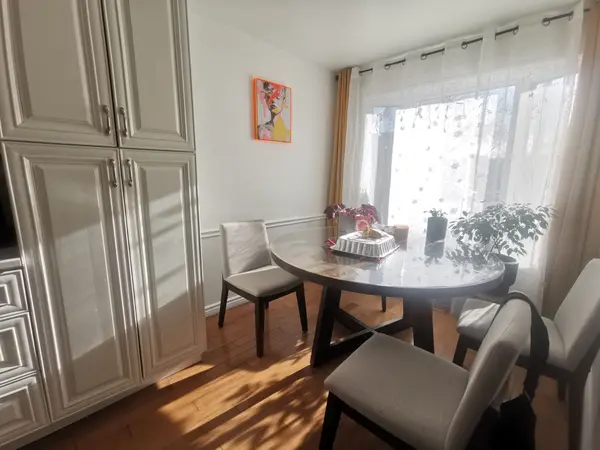 Mississauga, ON L5H 3Y6,976 Raintree LN