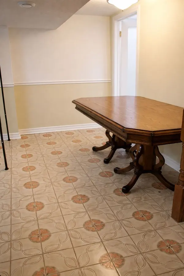 Toronto W05, ON M3L 2K5,2 Clubhouse CT