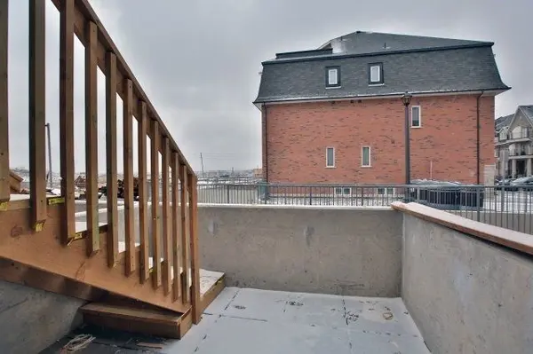 Oakville, ON L6M 0X6,2420 Baronwood DR #21-02