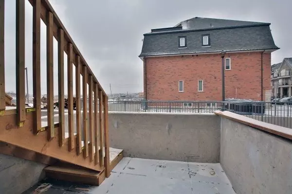 Oakville, ON L6M 0X6,2420 Baronwood DR #21-02