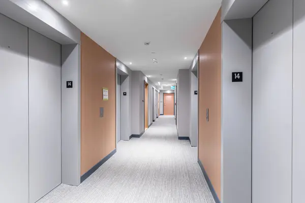 Mississauga, ON L5B 0P6,395 Square One DR #1412