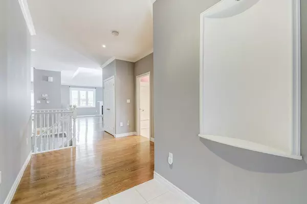 Hamilton, ON L0R 1W0,33 Critzia DR