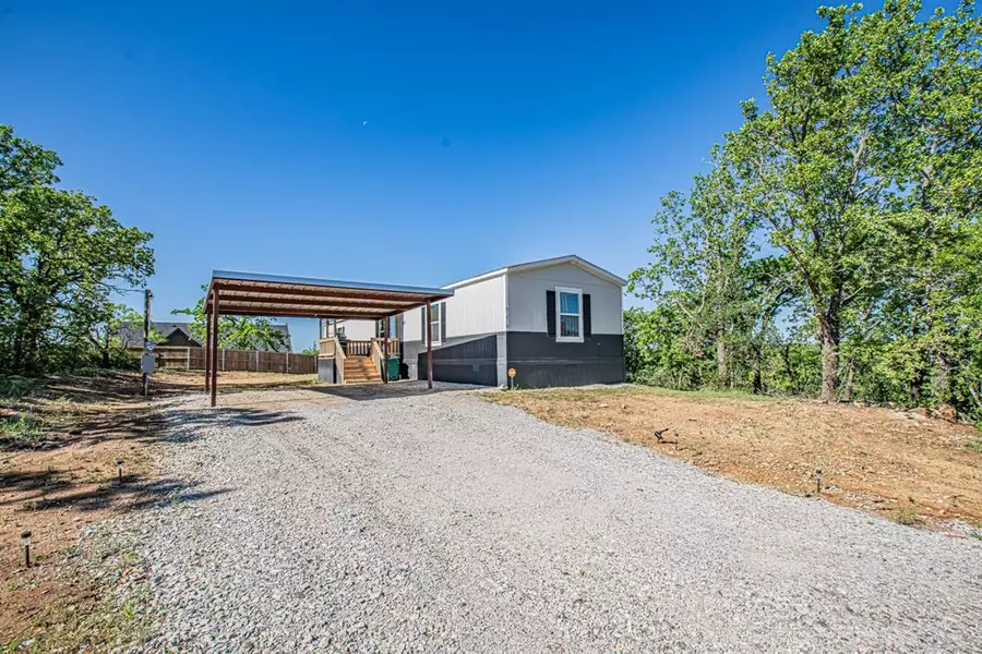 335 Overland Trail, Bridgeport, TX 76426