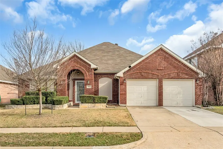 6911 Thunderbird Drive, Arlington, TX 76002