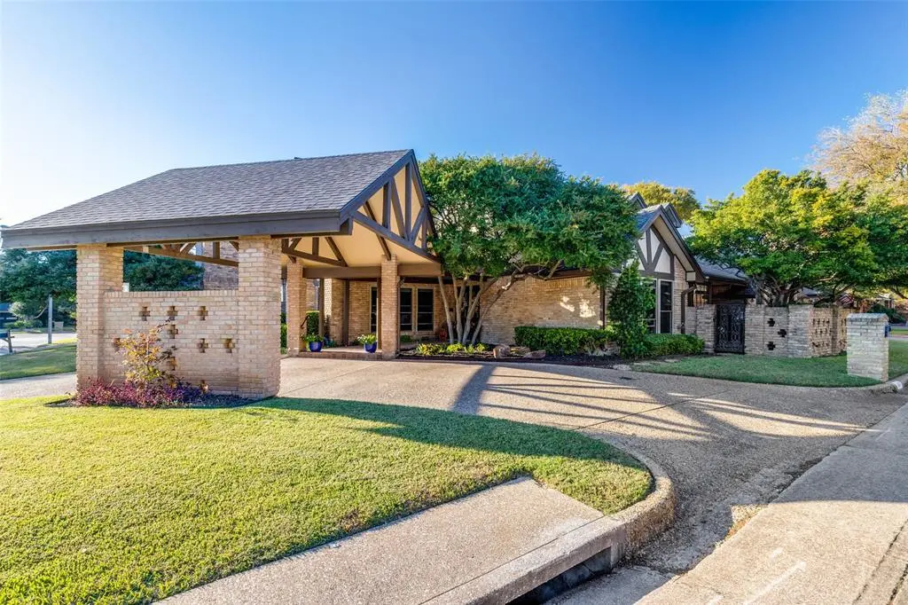 Dallas, TX 75248,16015 Chalfont Circle