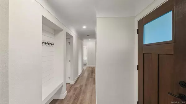 Esquimalt, BC V9A 2A2,1021 Tillicum Rd