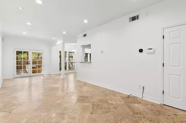 Dallas, TX 75254,5565 Preston Oaks Road #136