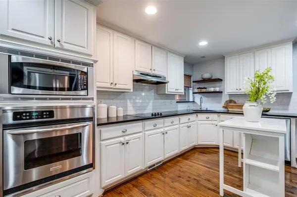 Dallas, TX 75209,5713 W Amherst Avenue