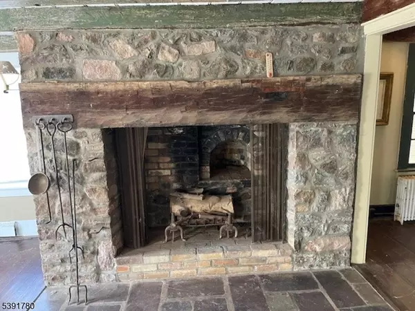 Readington Twp., NJ 08889,11 Creek Rd