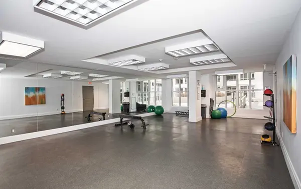 Toronto C01, ON M5V 0C2,35 Bastion ST #1519