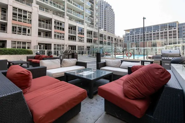 Toronto C01, ON M5V 0C2,35 Bastion ST #1519