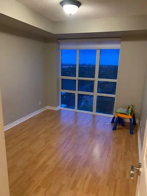 Toronto E04, ON M1P 5C8,18 Mondeo DR ##1222