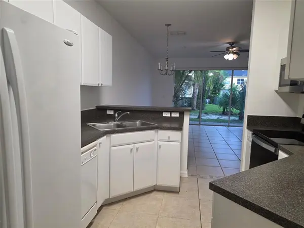 West Palm Beach, FL 33415,960 Pipers Cay Dr #960