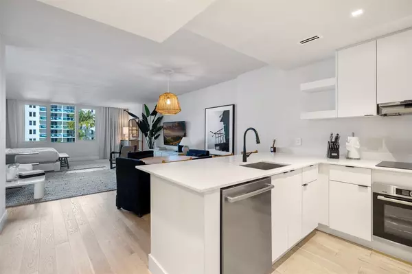 Miami Beach, FL 33139,2301 Collins Ave #512